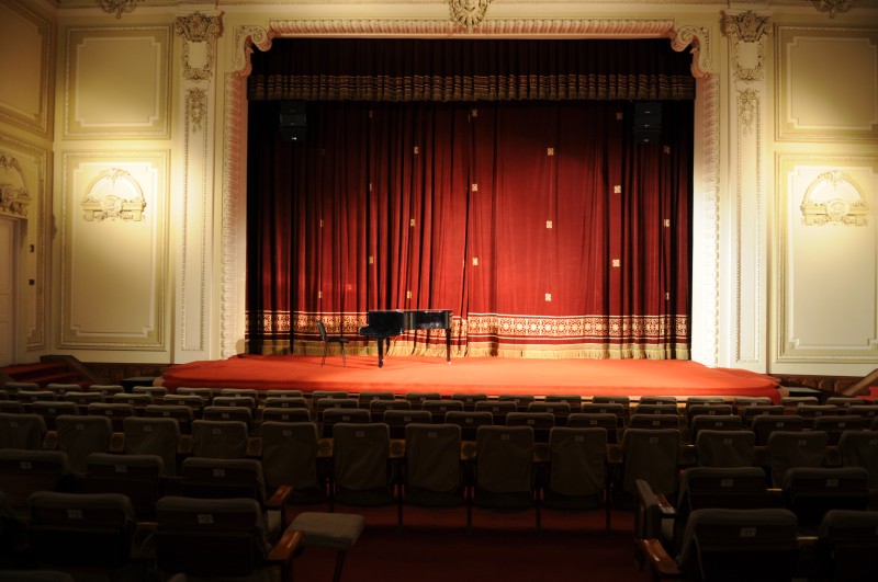 Sala de "Teatru/PLEN" (capacitate: pana la 400 locuri)